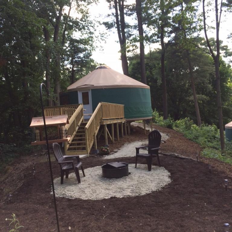 Circle M Camping Resort 16 Ft. Yurt 1 Lancaster Eksteriør billede